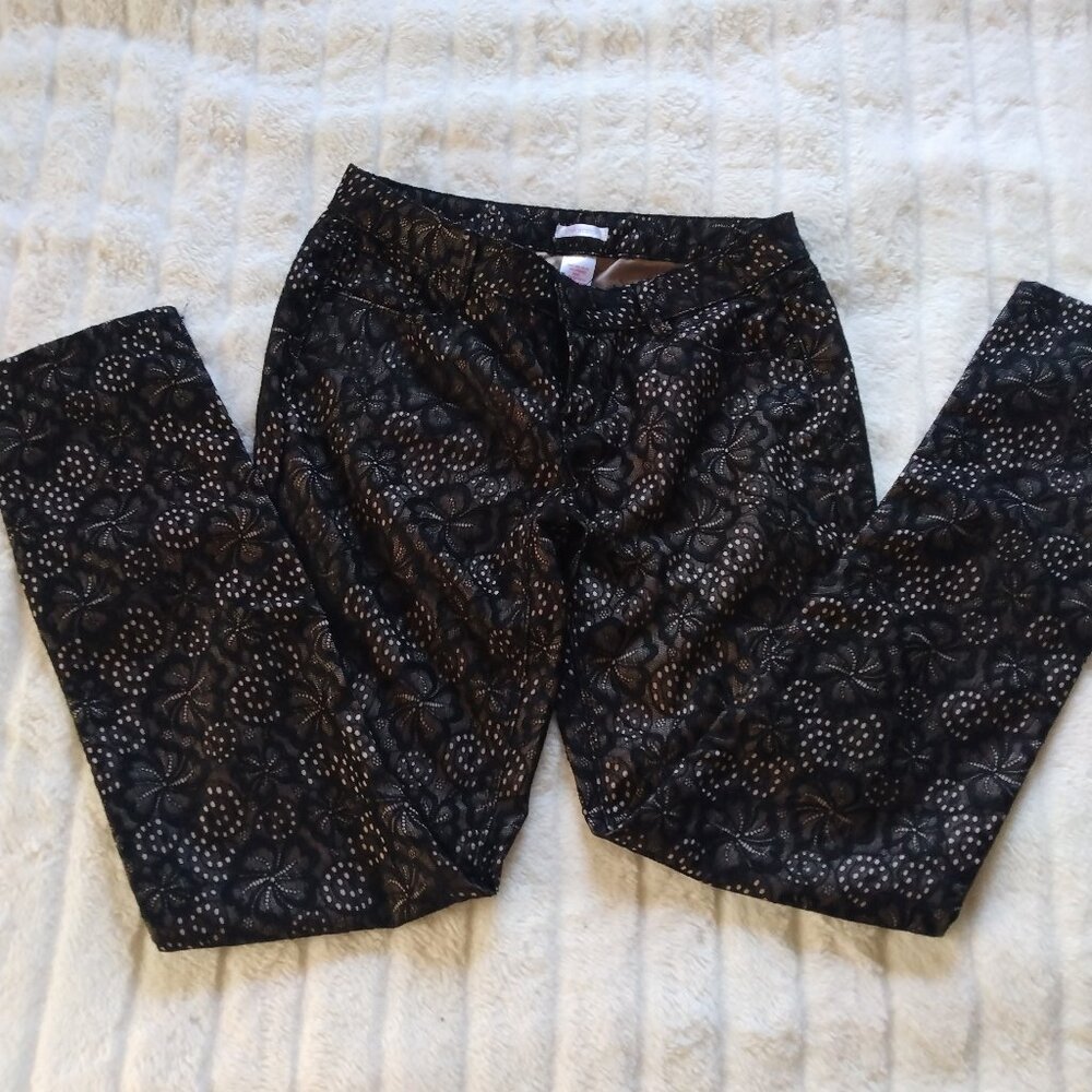 Xhilaration sz 7 floral overlay jeans